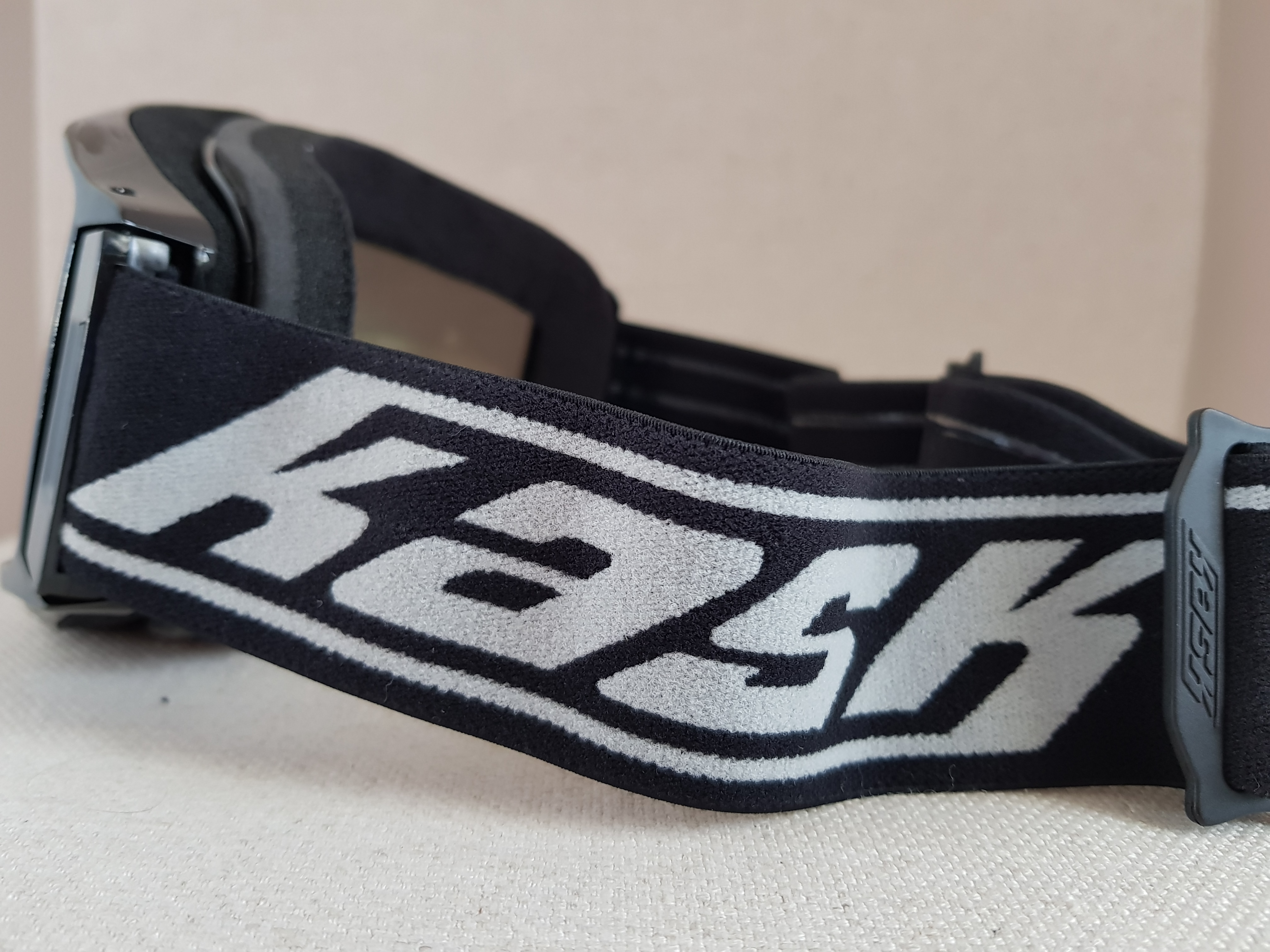 VZOREK Lyžařské brýle KASK - MASK 3 Black, černá VLT Cat 3 (ROZBALENO SKLADEM)